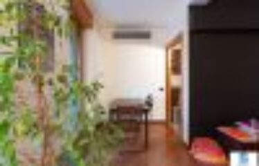 via Valtellina tre locali arredato con terrazzo e box